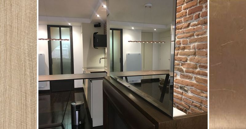 Studio à l'esprit hôtel de standing composé de rangements sur-mesure, de miroirs, dekton, bois et métal - Julie Béringué Architecte d'intérieur à Toulouse
